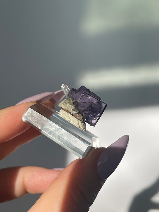 Yaogangxian Purple Cubic Flourite with Quartz/Mica - 11 grams