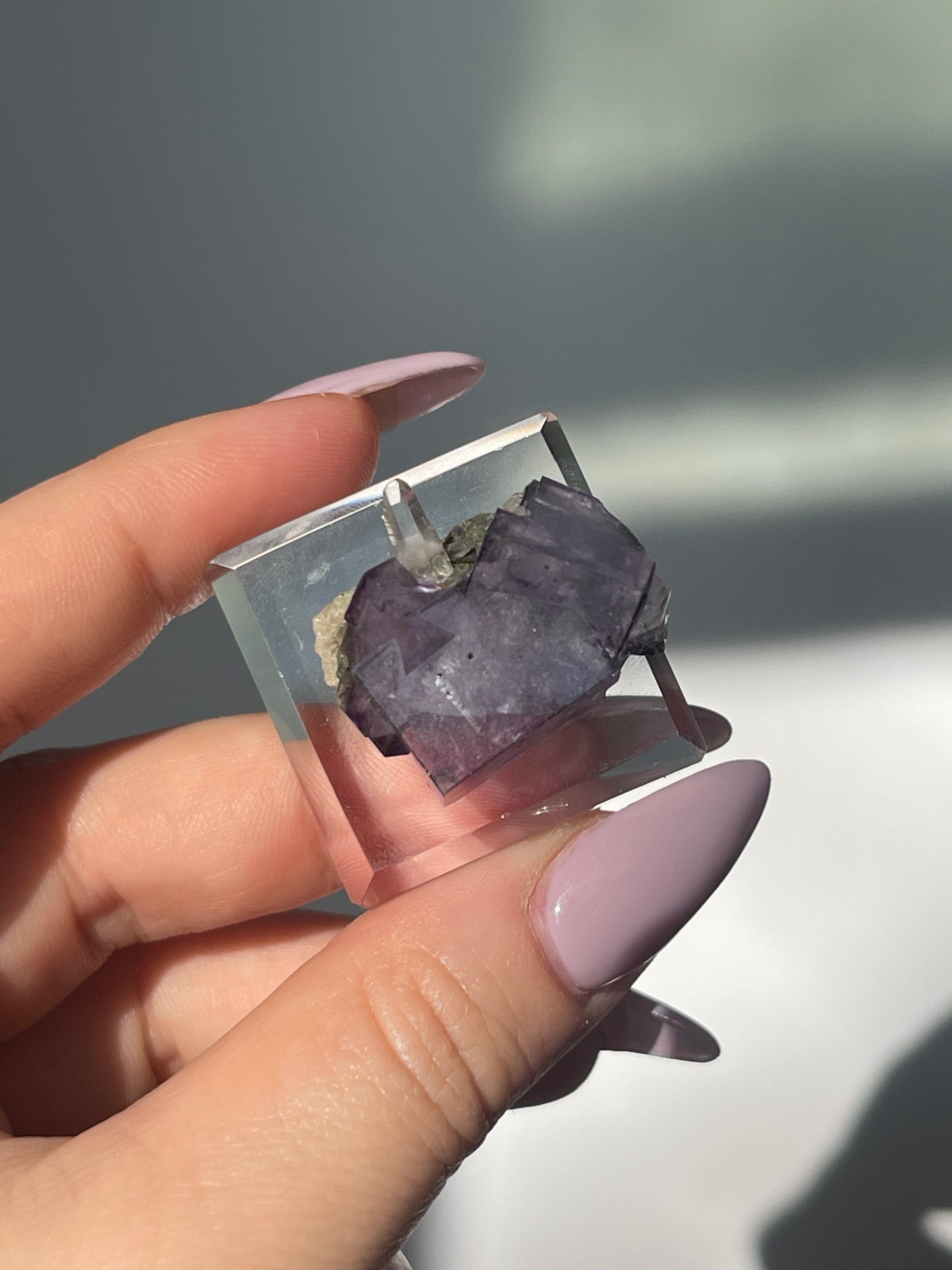 Yaogangxian Purple Cubic Flourite with Quartz/Mica - 11 grams