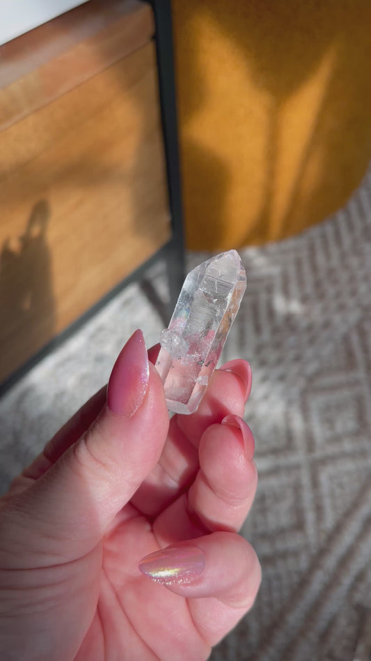 Quartz with Carbon Inclusions from Jinkouhe Province